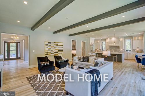 1713 Macon St, Mc Lean VA  22101-5130 exterior