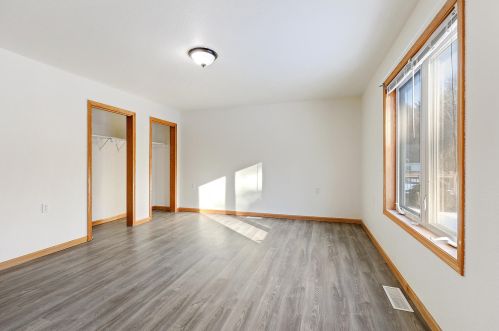 5053 Expo Dr, Manitowoc WI 54220-8346 exterior