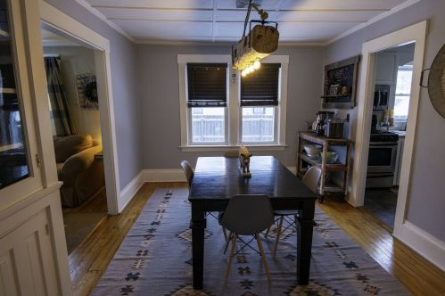 42 Noyes St, Concord NH 03301-2327 exterior