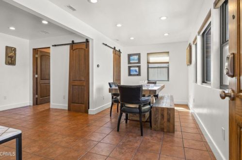 128 Camarillo Ave, Oxnard CA  93035-4605 exterior