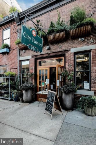 952 Marshall St, Philadelphia, PA 19123-1307