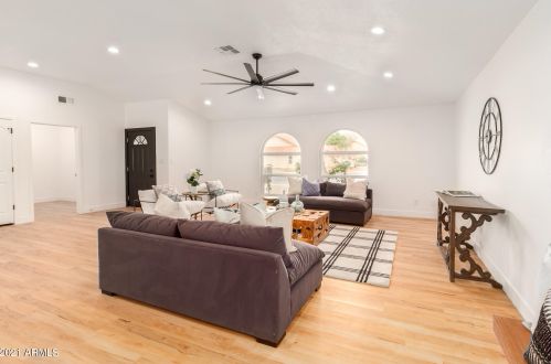 500 Aspen Dr, Chandler AZ  85226-2718 exterior