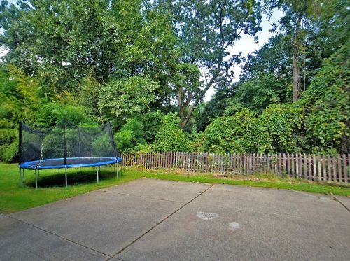 1518 Greendale Dr, Pittsburgh PA 15239-1144 exterior