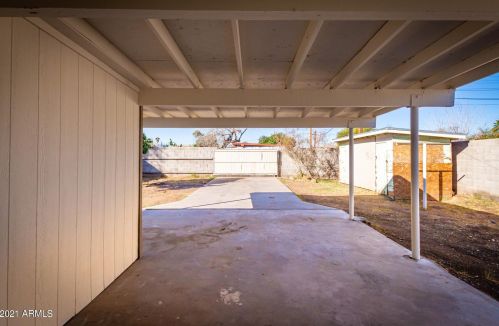 810 27th Ave, Phoenix AZ 85027-1805 exterior