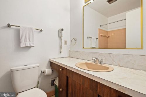 822 Malibu Dr, Silver Spring MD 20901-3648 exterior