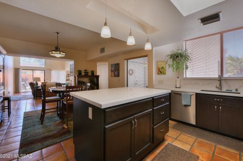 191 Roma Dr, Tucson AZ 85737-7668 exterior