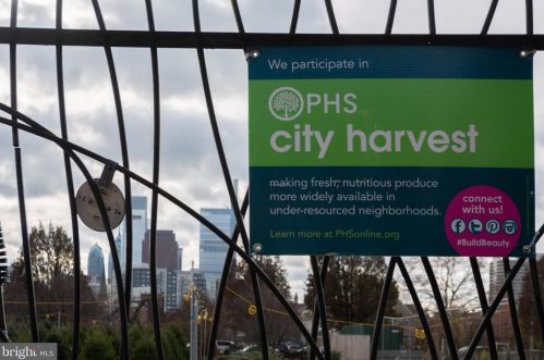 2026 Green St, Philadelphia PA 19130-3273 exterior