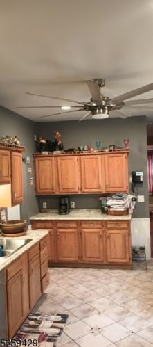 15 John St, West Milford Lakes NJ 07480-2138 exterior