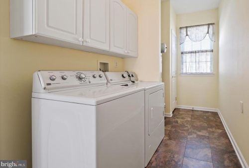 36 Bear Meade Dr, Trenton NJ 08691-3360 exterior