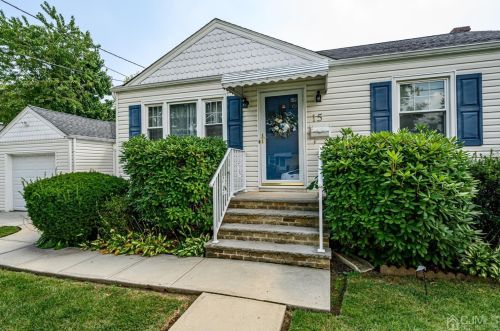 15 Moffett St, Perth Amboy, NJ 08863-2024