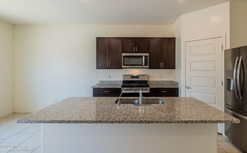 2647 Calle Joya De Ventura, Tucson AZ  85706-5072 exterior