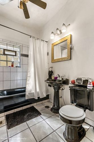 11140 Indiana Ave, Chicago IL 60628-2825 exterior