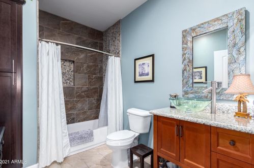 2806 Angela Dr, Phoenix AZ 85032-2049 exterior