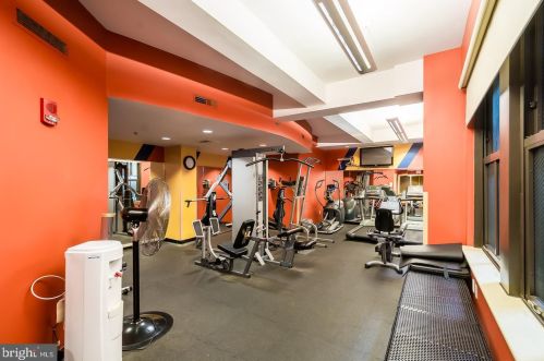 1500 Chestnut St, Philadelphia PA 19102-2737 exterior