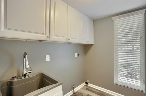 1093 Lakemont Dr, Pittsburgh PA  15243-1817 exterior