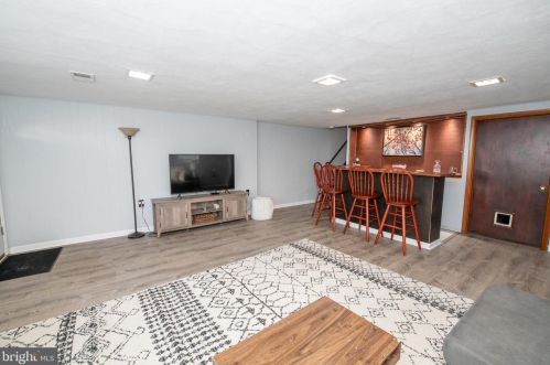 809 Borbeck Ave, Philadelphia PA 19111-2208 exterior