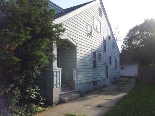 472 Liberty St, Hoffman Estates IL  60084-1934 exterior