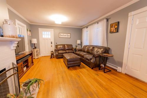 325 Greenville Ave, Providence RI 02919-1330 exterior