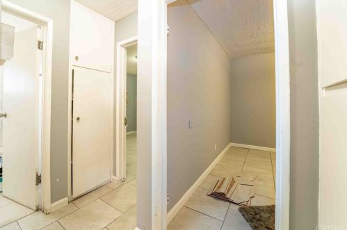 1437 Lake St, Bakersfield CA 93305-4841 exterior