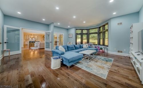 11 Beacon Hl Dr, Chester NJ exterior