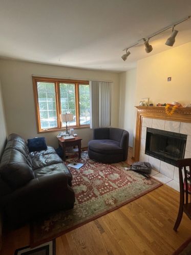 1330 Greenview Ave, Chicago IL 60626-5035 exterior