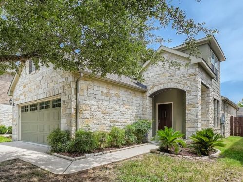 9961 Aly May Dr, Austin TX  78748-1406 exterior