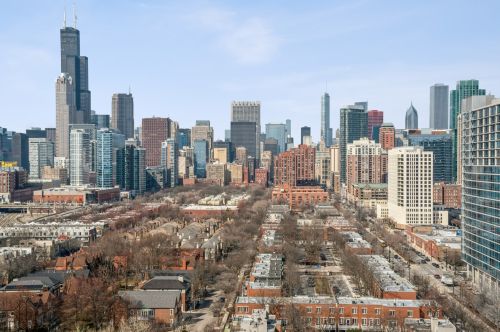 1530 State St, Chicago IL  60605-2964 exterior