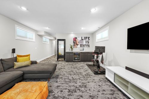 2026 Superior St, Chicago IL 60612-1313 exterior