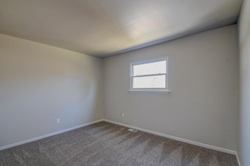 6848 3 Ave, Gary IN 46406-0015 exterior