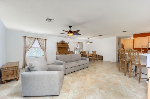 57 Huarte Way, Fort Pierce FL 34952-8548 exterior