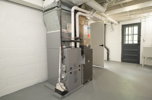 110 Briarwood Dr, Pittsburgh PA  15235-4301 exterior