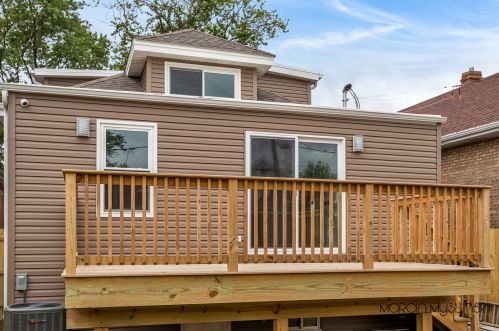 7870 Oakleaf Ave, Chicago IL  60707-1351 exterior