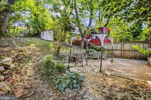 5823 Monticello Rd, Alexandria VA 22303-1302 exterior