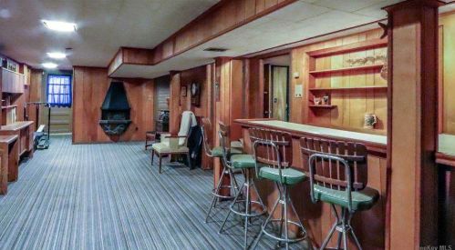 17 Eustace Dr, Commack NY 11725-5318 exterior