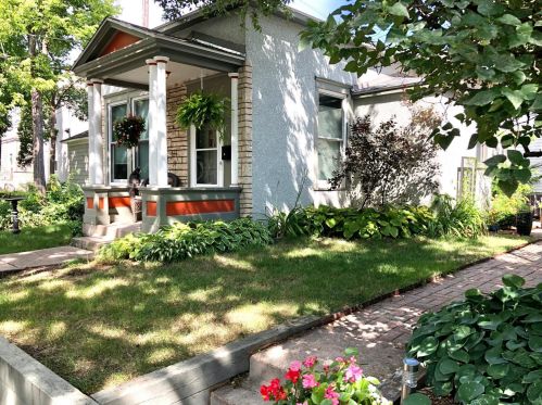 64 Chatsworth St, Saint Paul, MN 55104-7024