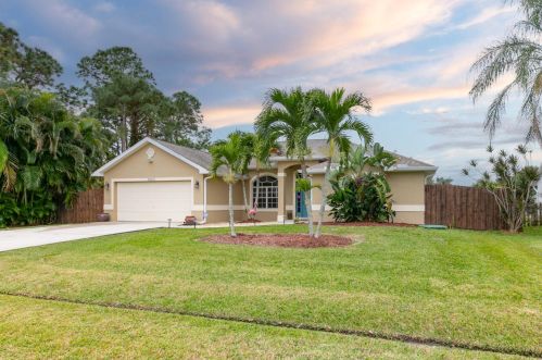 1628 Nancy Ln, Fort Pierce, FL 34983-3821