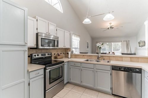 536 Remington Oak Dr, Lake Mary FL 32746-4993 exterior