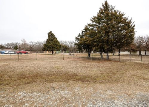 2438 Us Highway 69, Denison TX  75021-5942 exterior