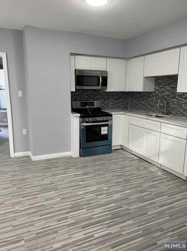 79 Highland St, Paterson NJ 07524-1958 exterior