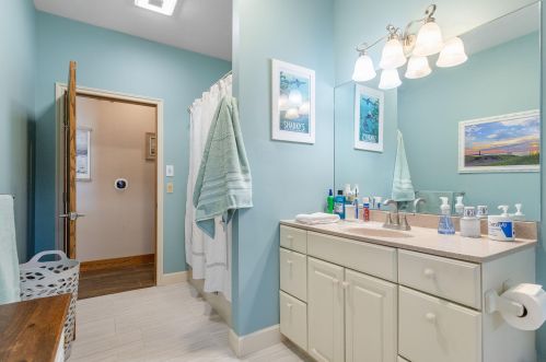 1061 Robinhood Dr, Meskegon MI  49445-2075 exterior