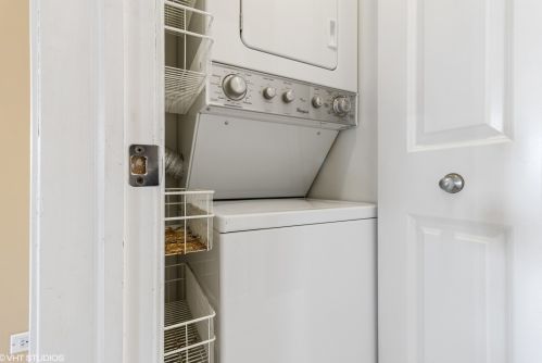 4047 Kimball Ave, Chicago IL 60618-3386 exterior