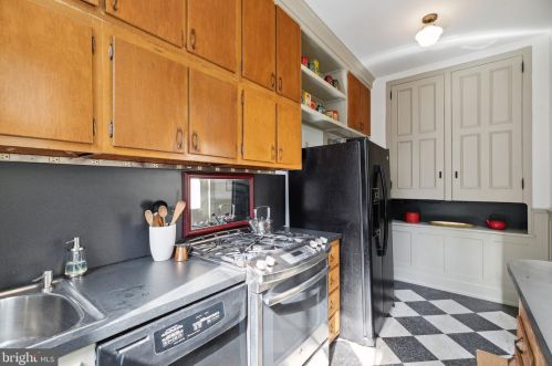 601 18 St, Philadelphia PA 19140-1013 exterior