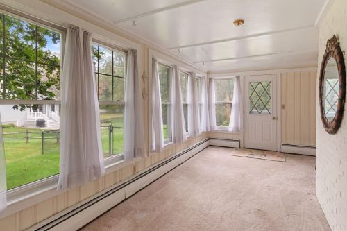 4 Forrest St, Plaistow NH 03865-2610 exterior