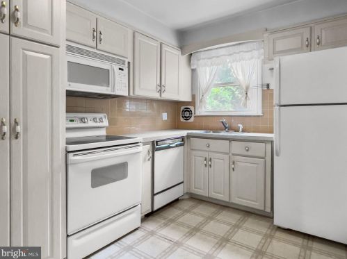 336 Ainslie Rd, Huntingdon Valley PA 19006-8701 exterior