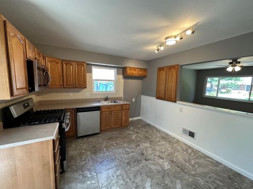 9202 Alpine Dr, Saint Louis MO 63123-4456 exterior