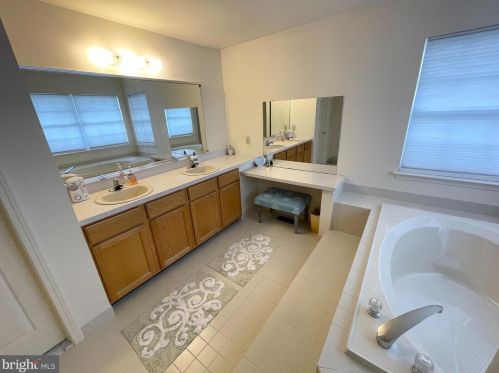 1706 Lafayette Dr, Jamison PA 18929-1643 exterior