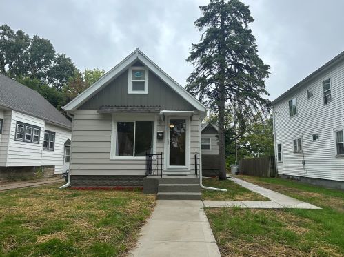 4844 39th St, Milwaukee, WI 53221-2537