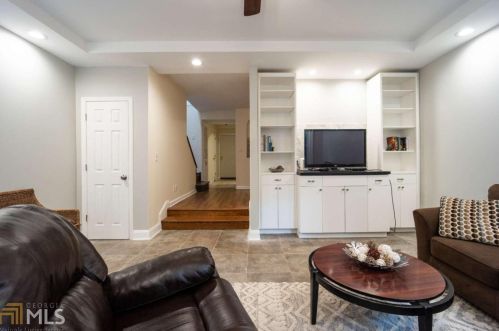 5430 Chemin De Vie, Atlanta GA 30342-2577 exterior