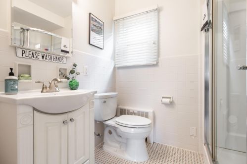 301 Carlisle Ave, Milwaukee WI 53217-4826 exterior