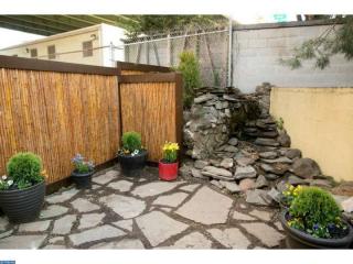 122 Laurel St, Philadelphia PA  19123-2307 exterior